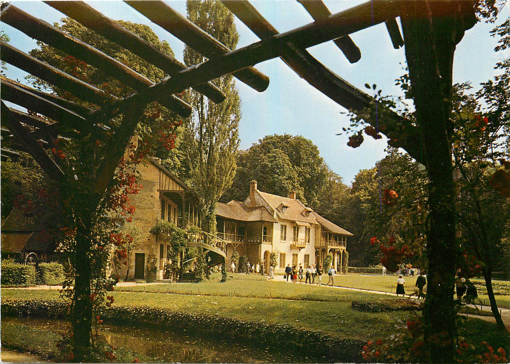 CPM Versailles La Maison de la Reine vue de la Salle de Bal 