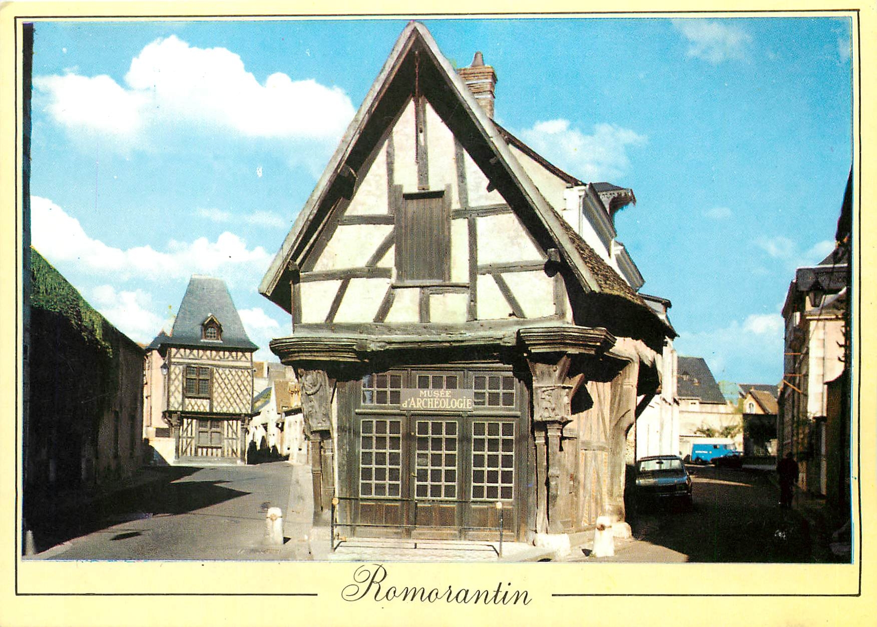 CPM Romorantin Loir et cher Le Carroir dore