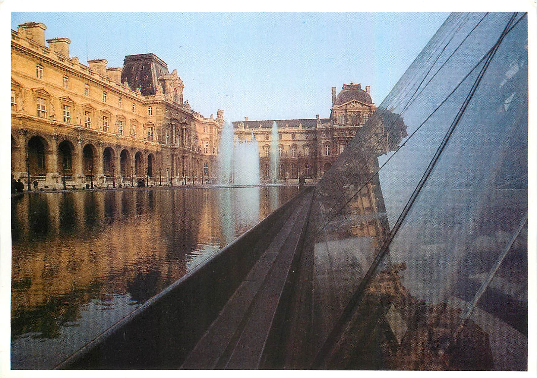 CPM Musee du Louvre la Pyramide 