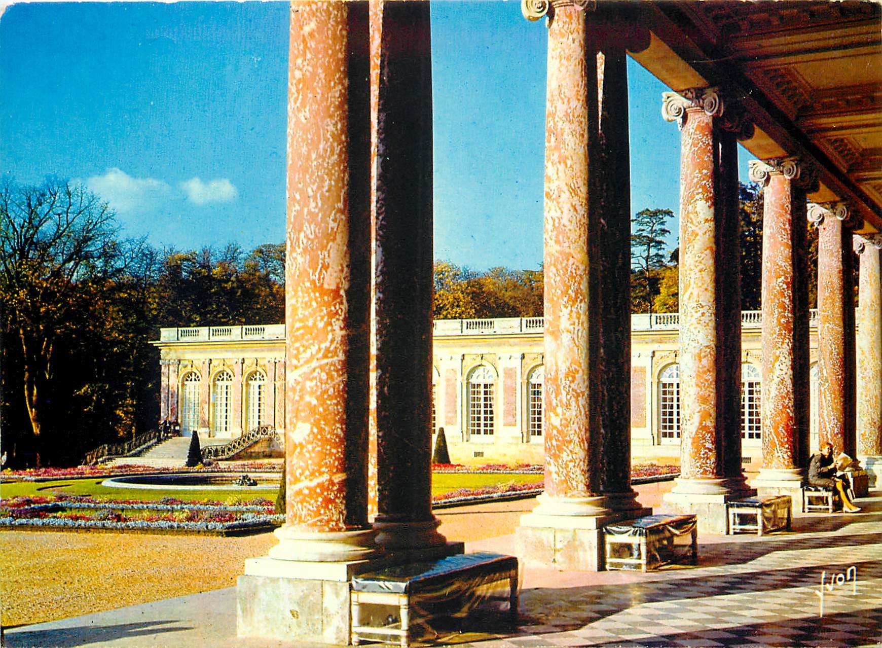 CPM Chateau de Versailles Yvelines le Grand Trianon la Colonnade
