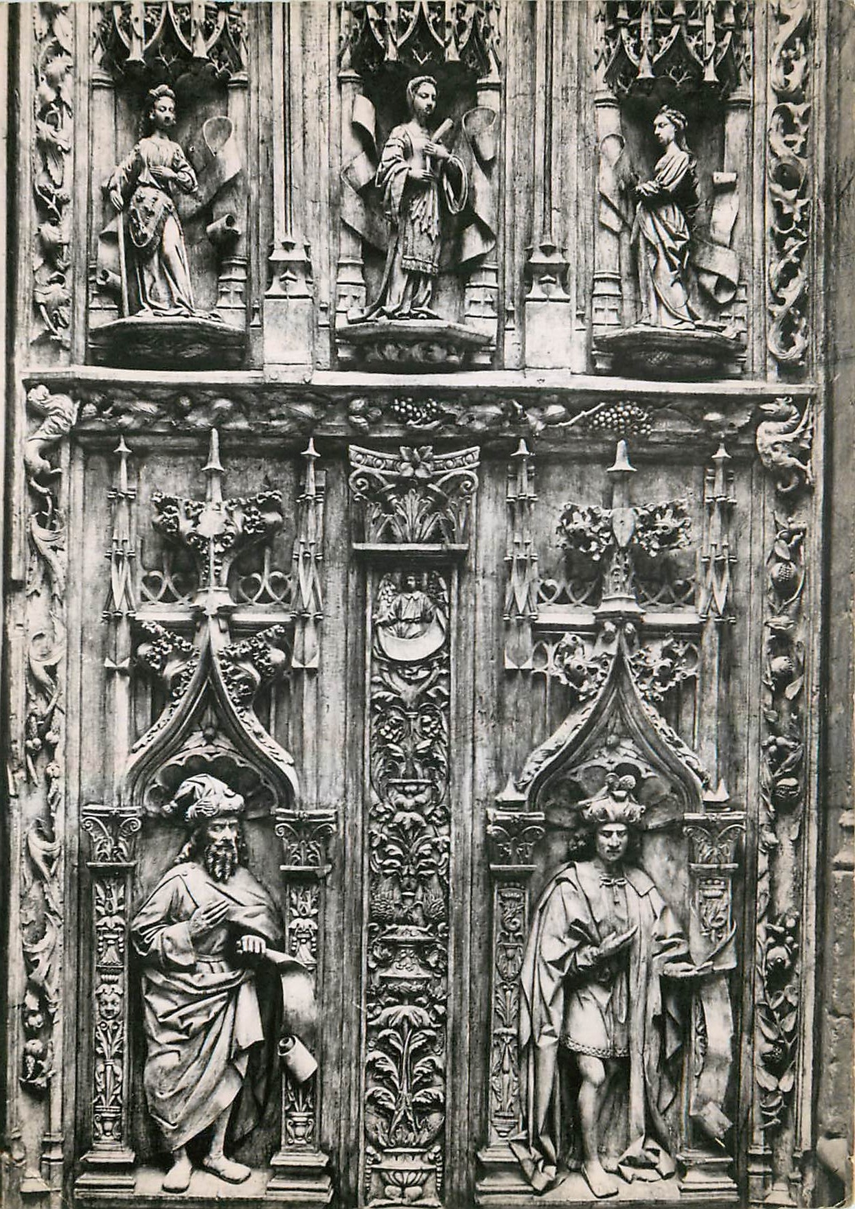 CPM Aix en Provence B du R Cathedrale Saint Sauveur Portail Partie inferieure gauche