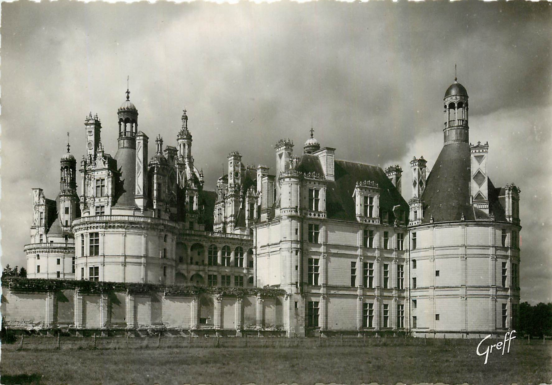 CPM En Touraine Chambord Loir et Cher Le Chateau facade Est