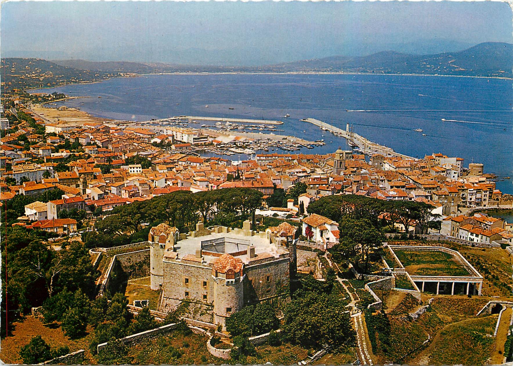 CPM Saint Tropez Var Vue aerienne La citadelle