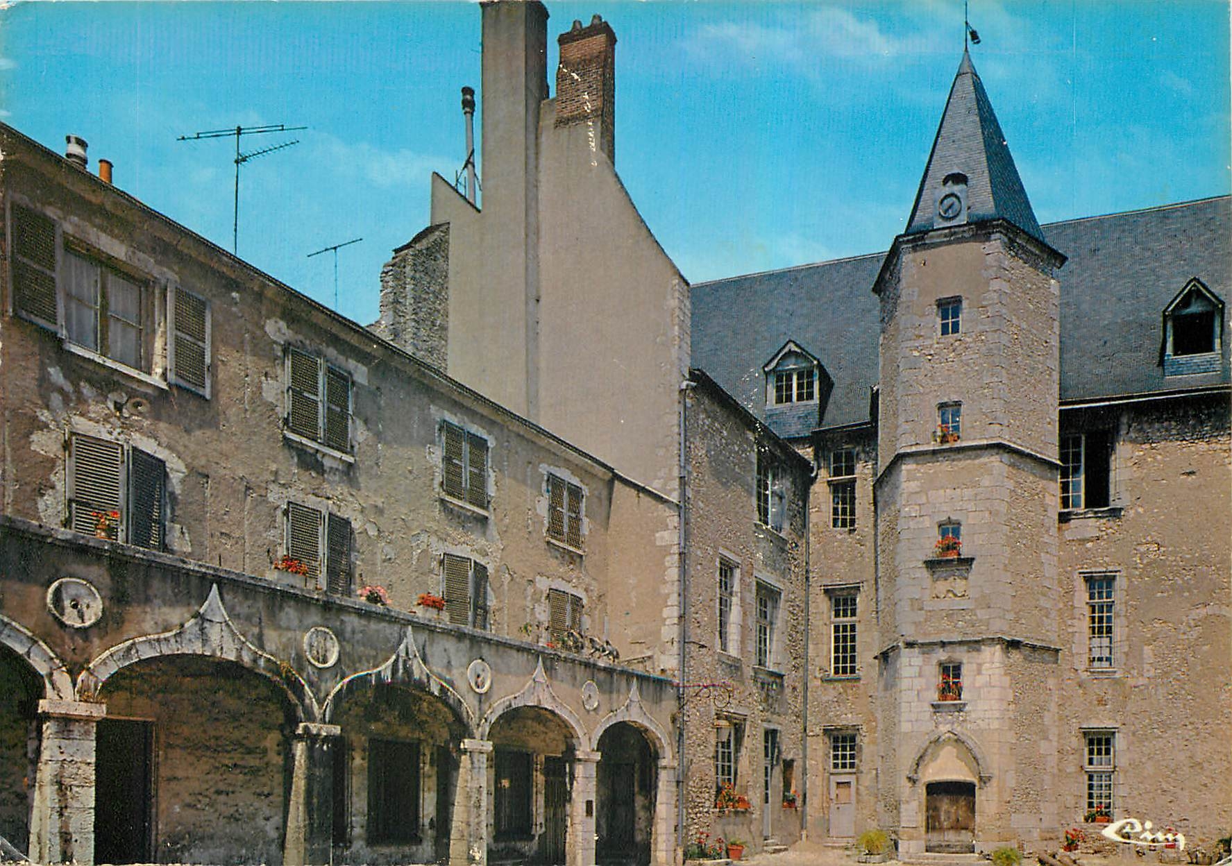 CPM Beaugency Loiret Le Chateau Dunois Cour interieure