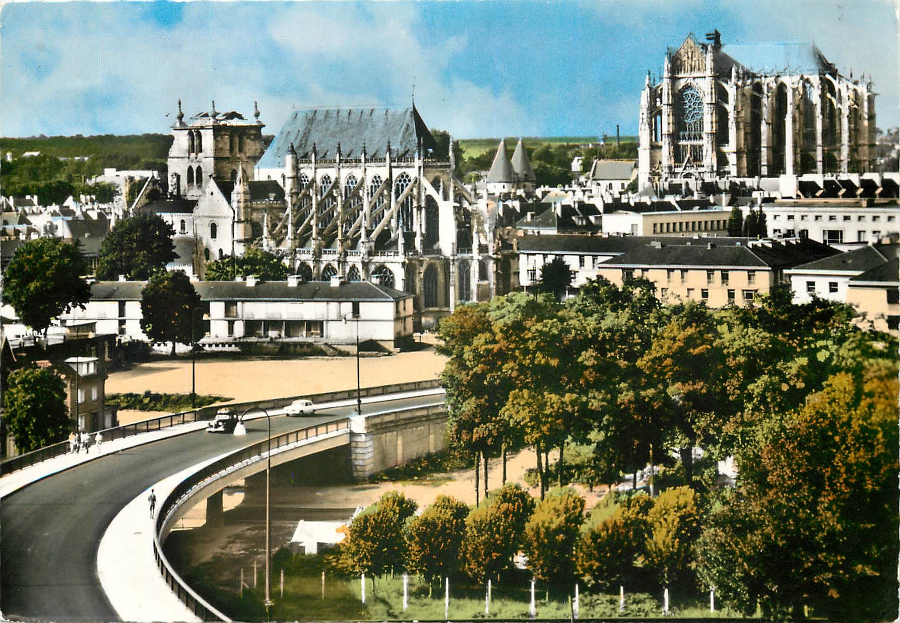 CPM Beauvais Oise L'Eglise Saint Etienne La Cathedrale Saint Pierre