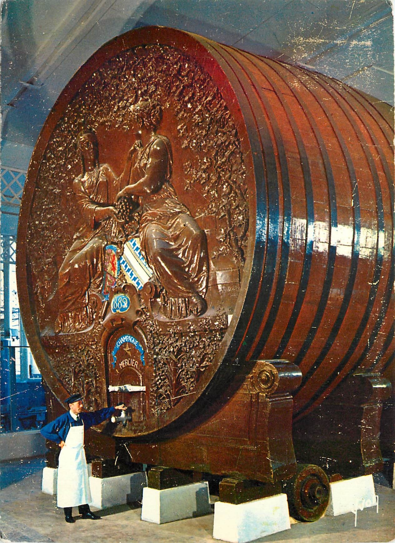 CPM En Champagne Mercier Epernay 