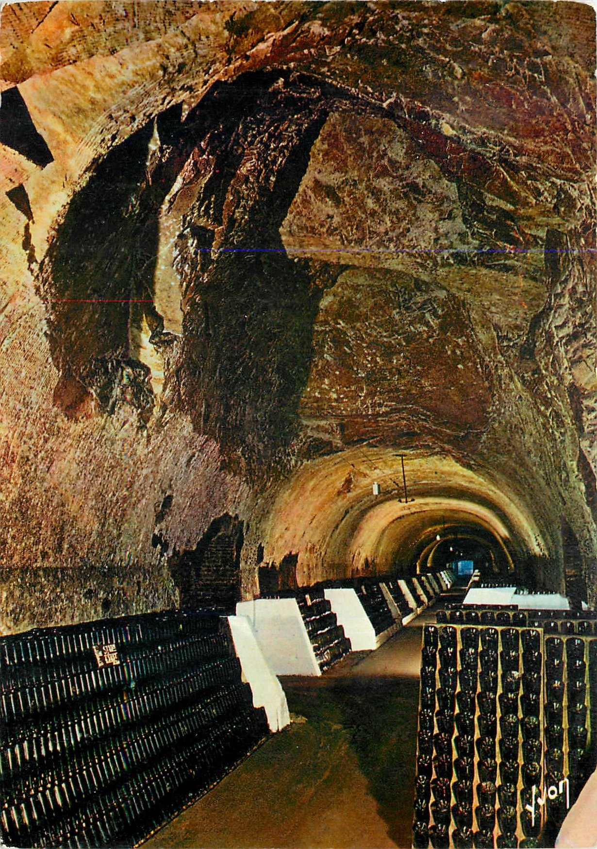 CPM En Champagne Champagne mercier Epernay