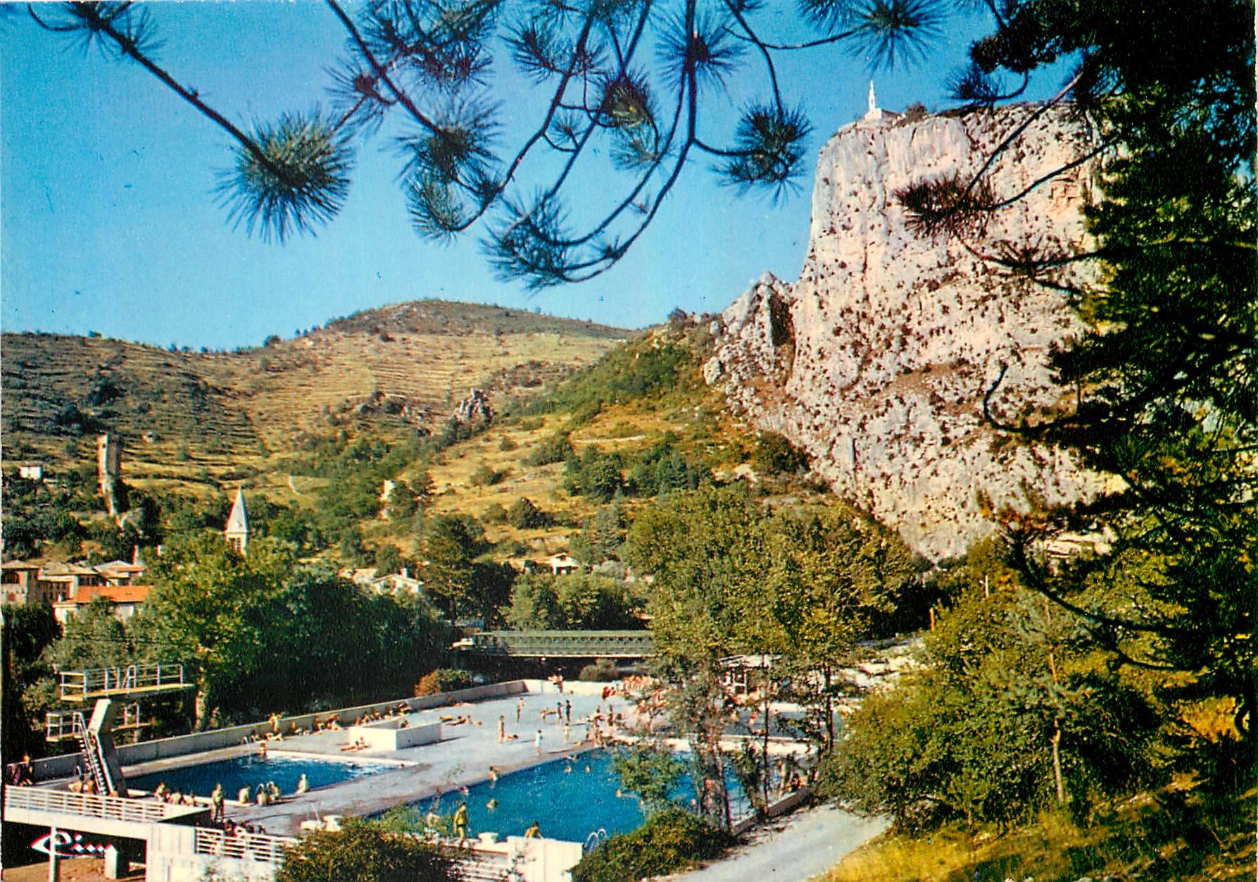 CPM Castellane Alpes de Hte Prov La piscine