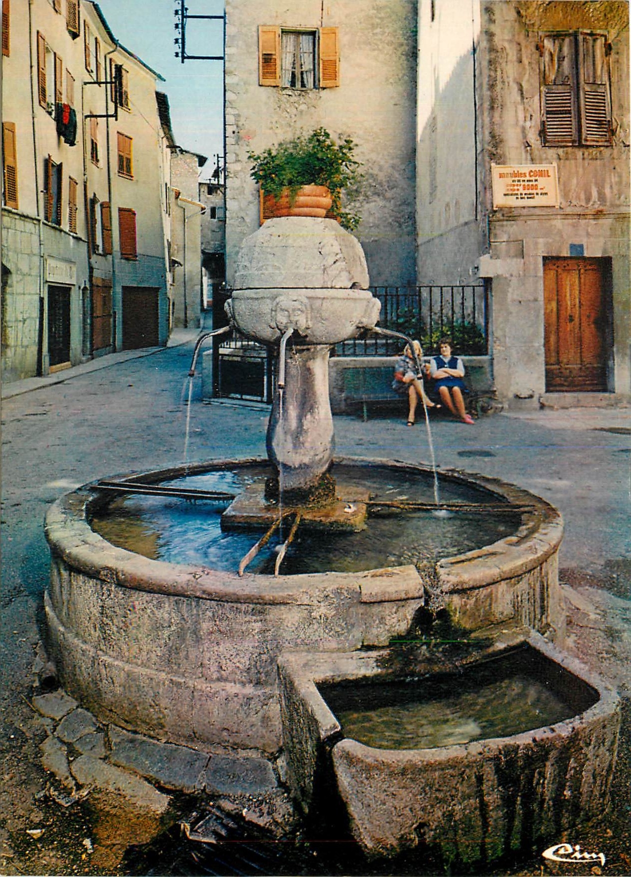 CPM Castellane Alpes de Hte Prov Fontaine aux Liens