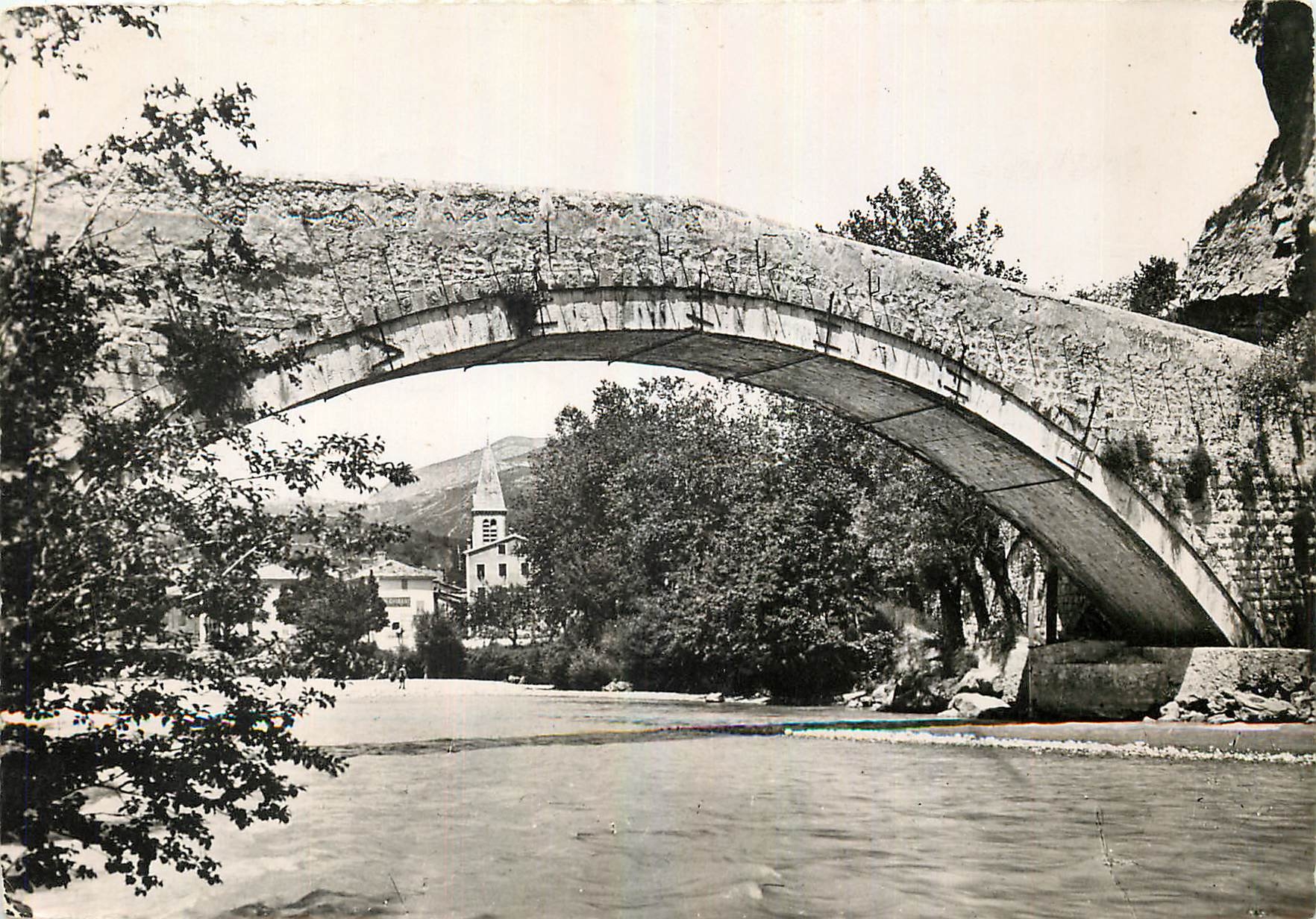 CPM Castellane B A Vieux pont sur le Verdon