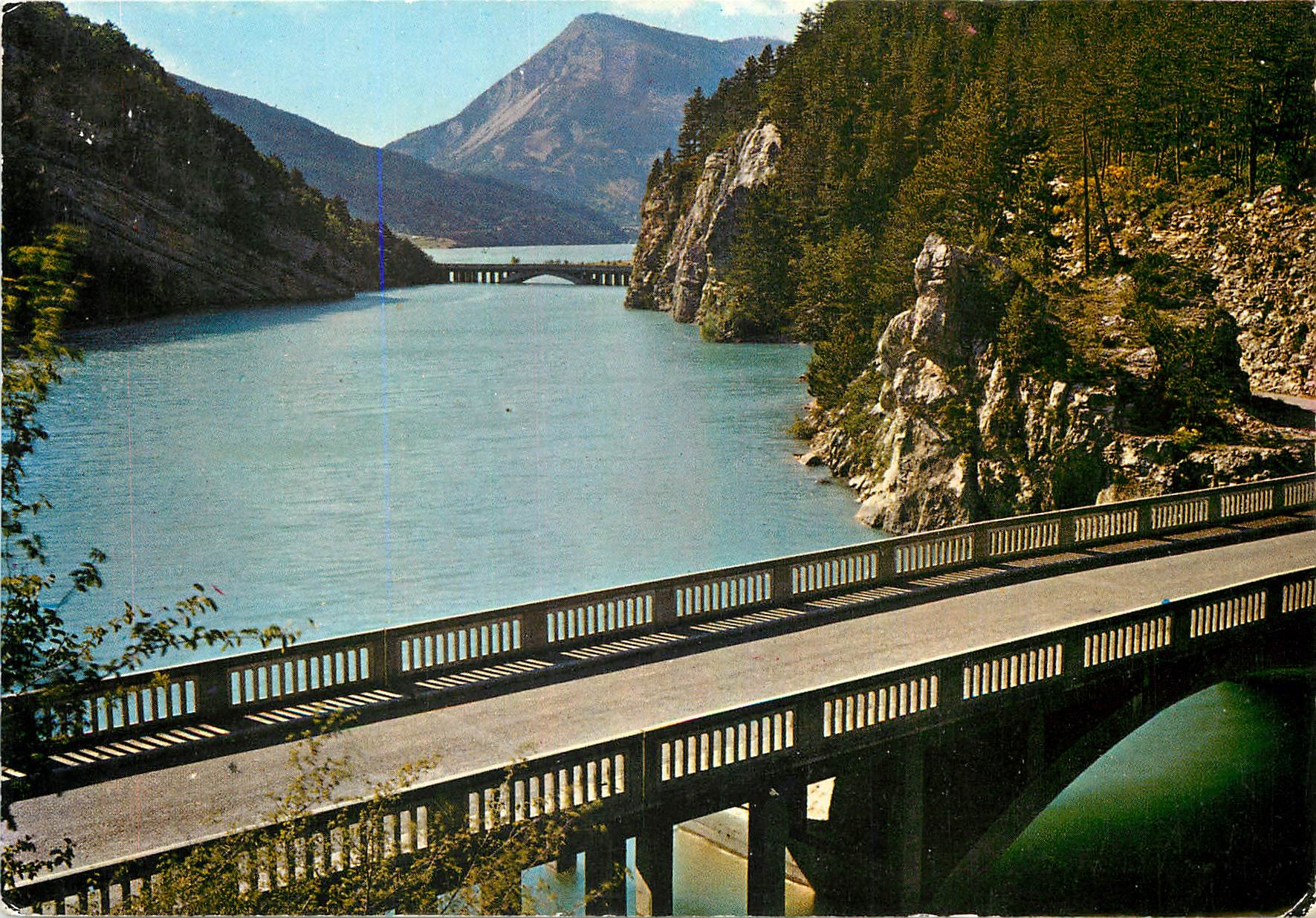 CPM Paysages de France Lac de Castillon Alpes de Haute Provence Pont d'Anglais et Pont Julien 