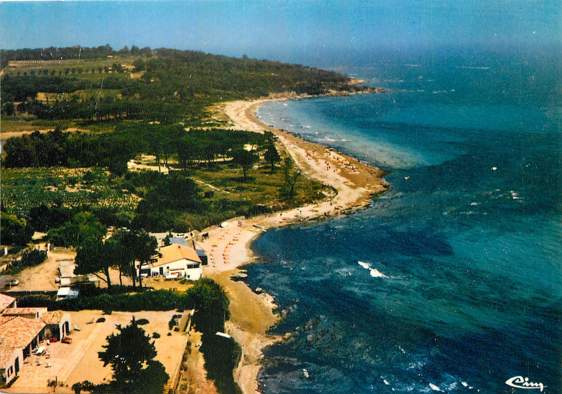 CPM Saint Tropez Var Vue aerienne Plage des Salins