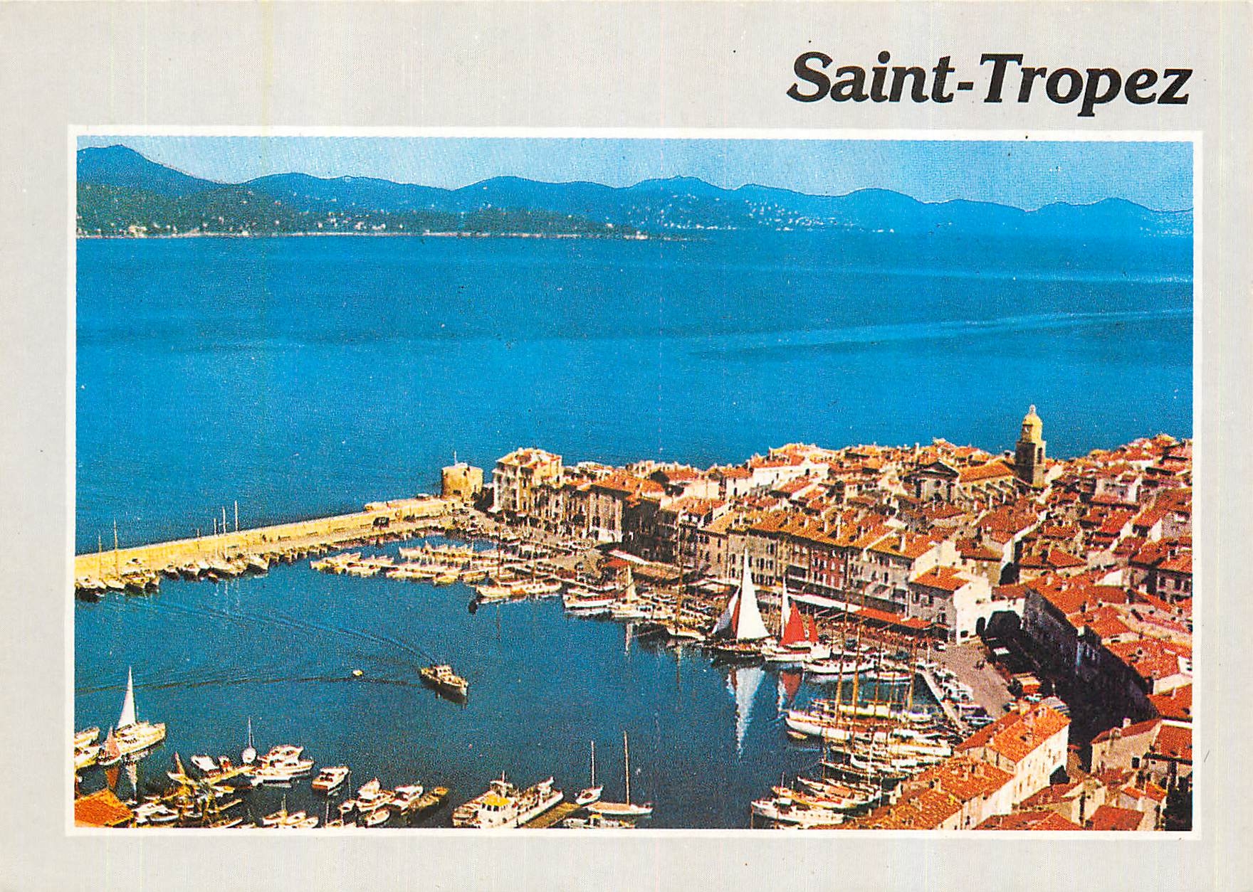CPM Saint Tropez Var Vue Panoramique aerienne du port vers l'Esterel
