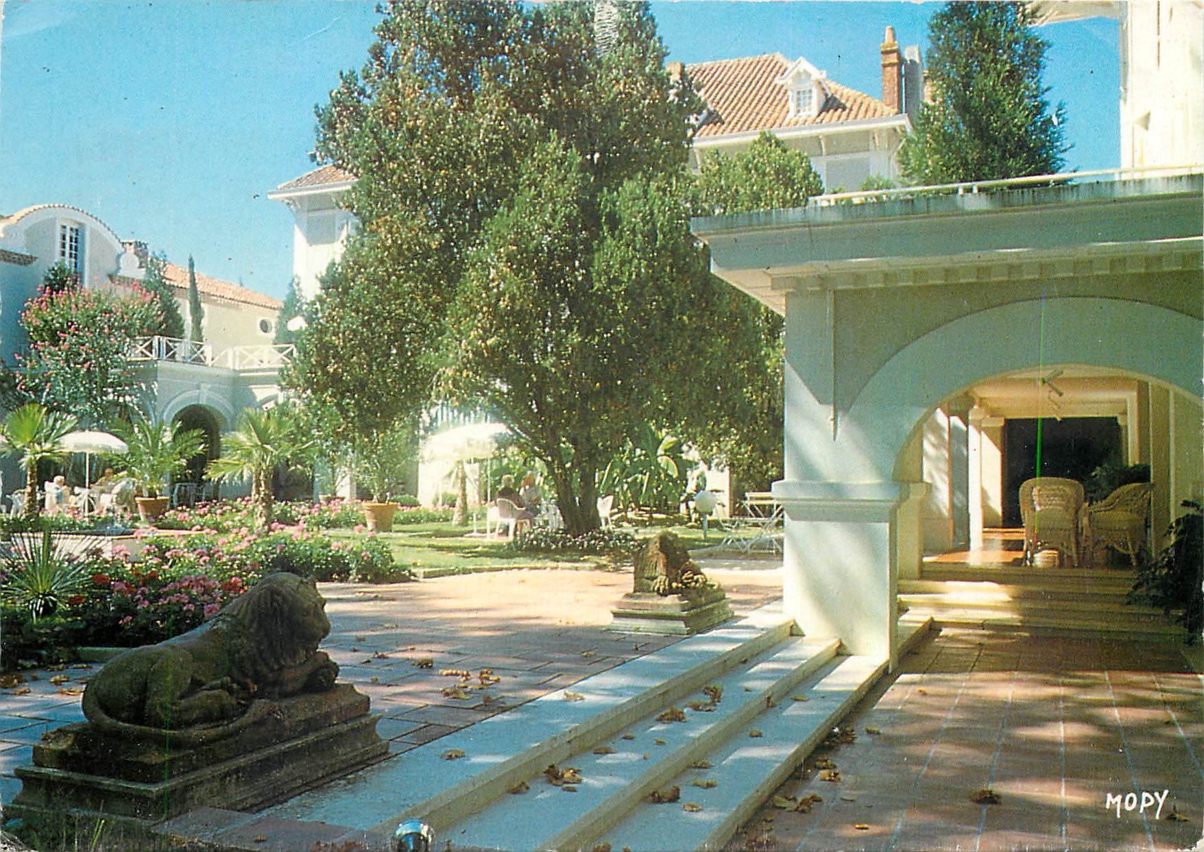 CPM La France Les Landes Touristiques Eugenie les Bains Chez Christine et Michel Guerard Le parc de
