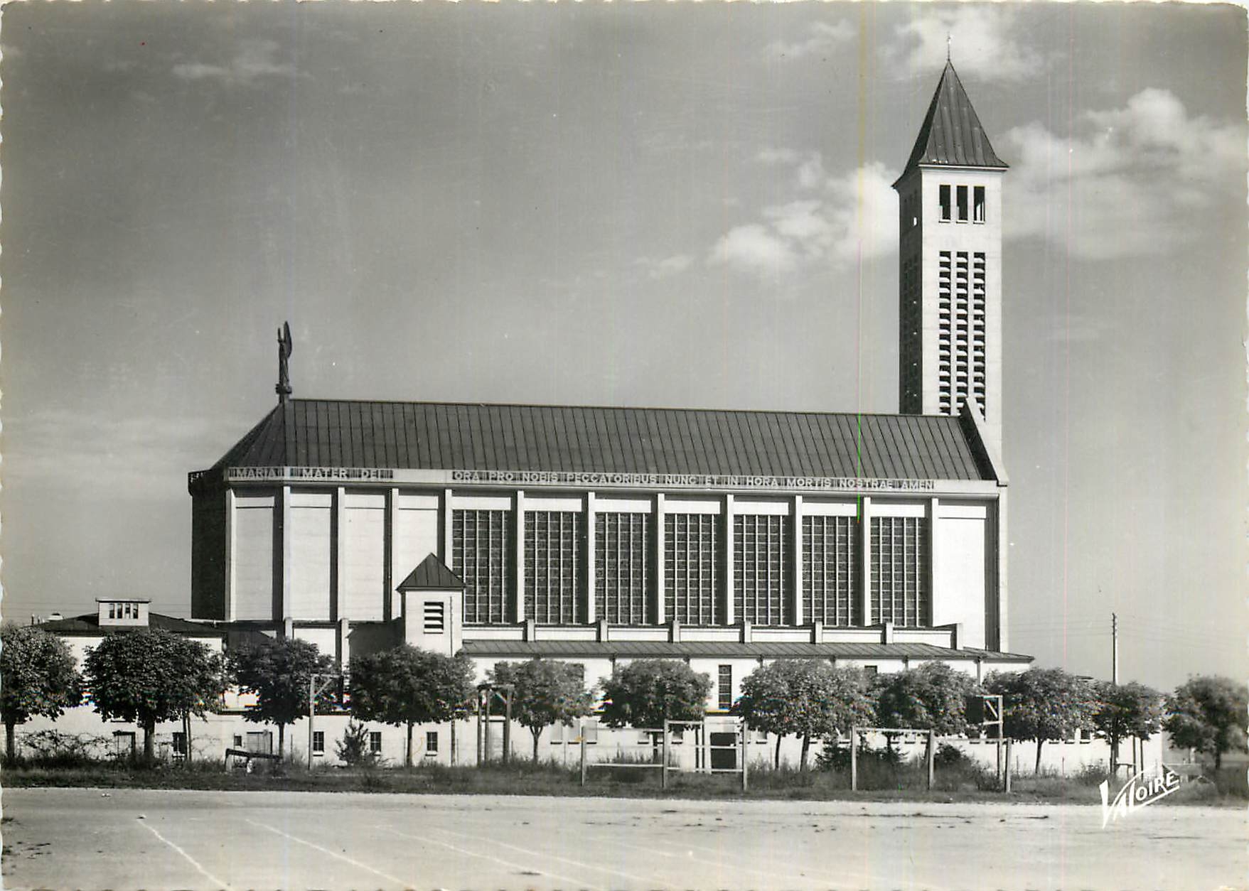 CPM Les Merveilles du Val de Loire Blois Loir et Cher Basilique Notre Dame de la Trinite 