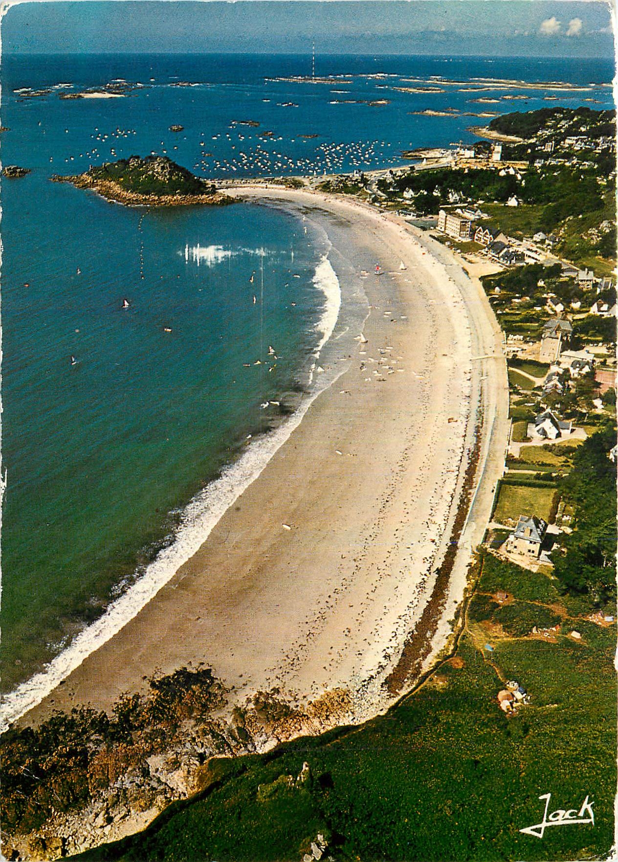 CPM Couleurs de Bretagne La Cote de Granit Rose Trebeurden La Plage de Tresmour