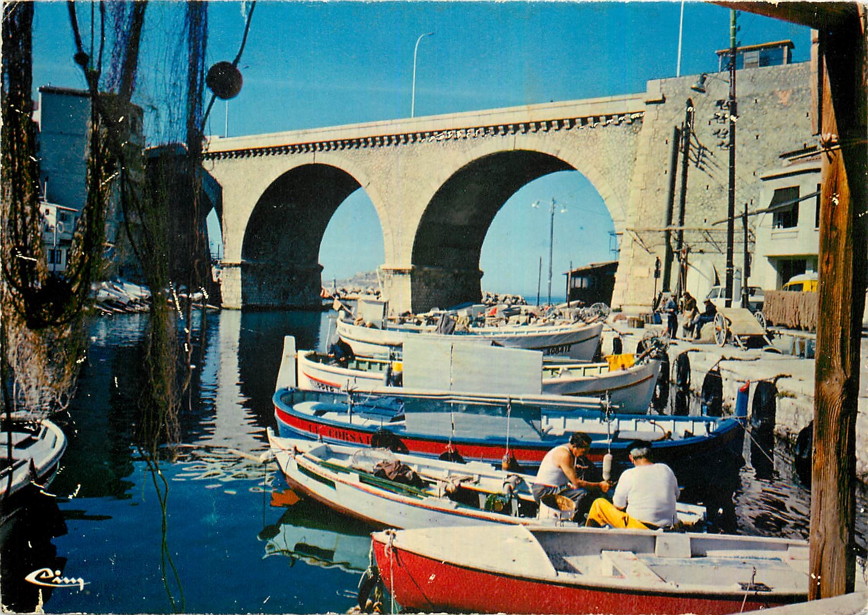 CPM Marseille B du Rh Le petit port de peche du Vallon des Auffes