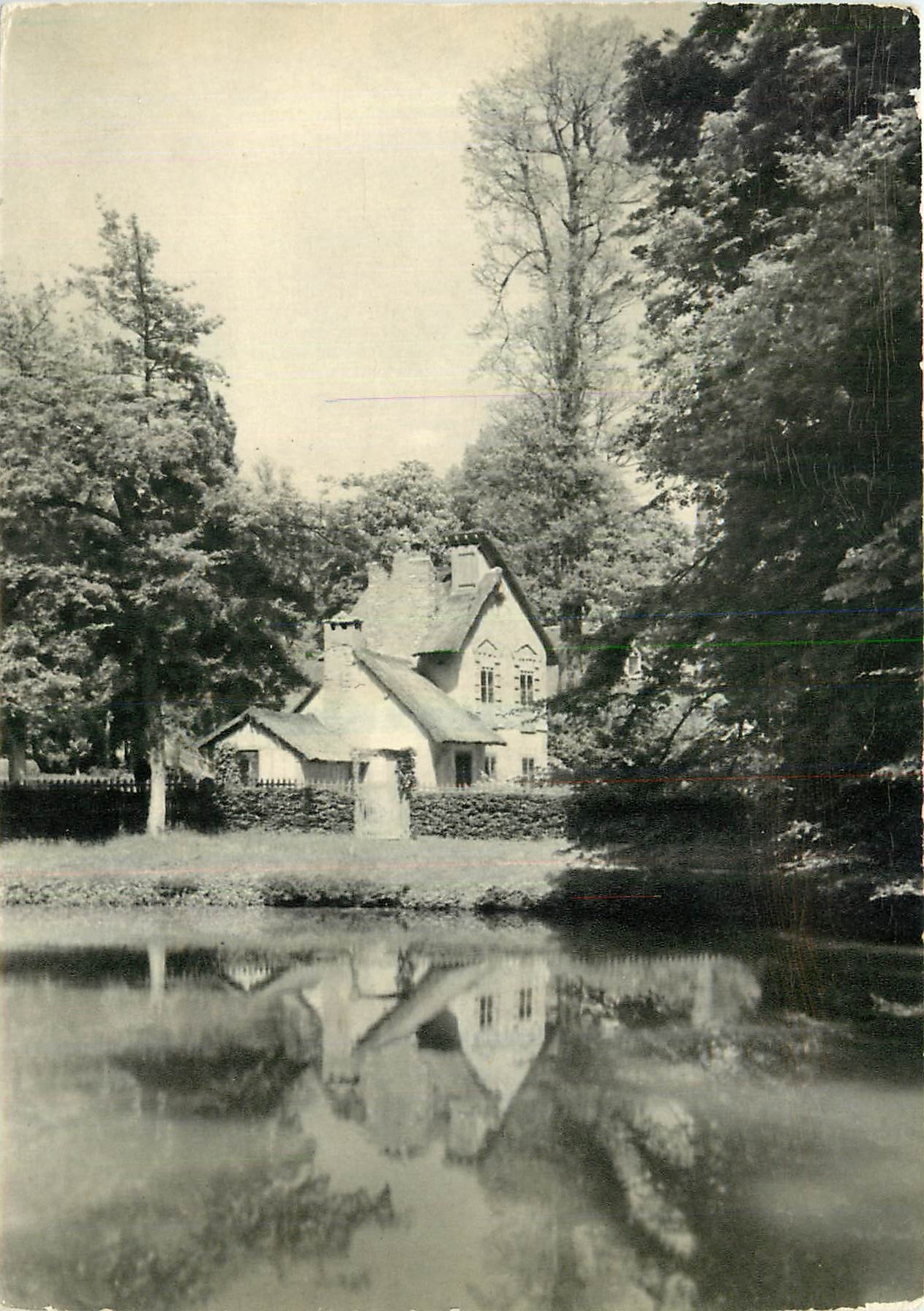 CPM Chateau de Versailles Petit Trianon Le Hameau