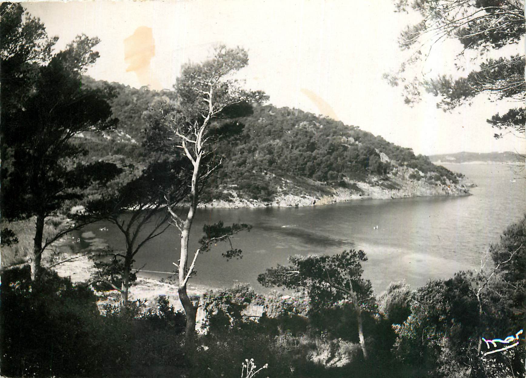 CPM Les Iles d'Or Port Cros Var Un coin de la Baie