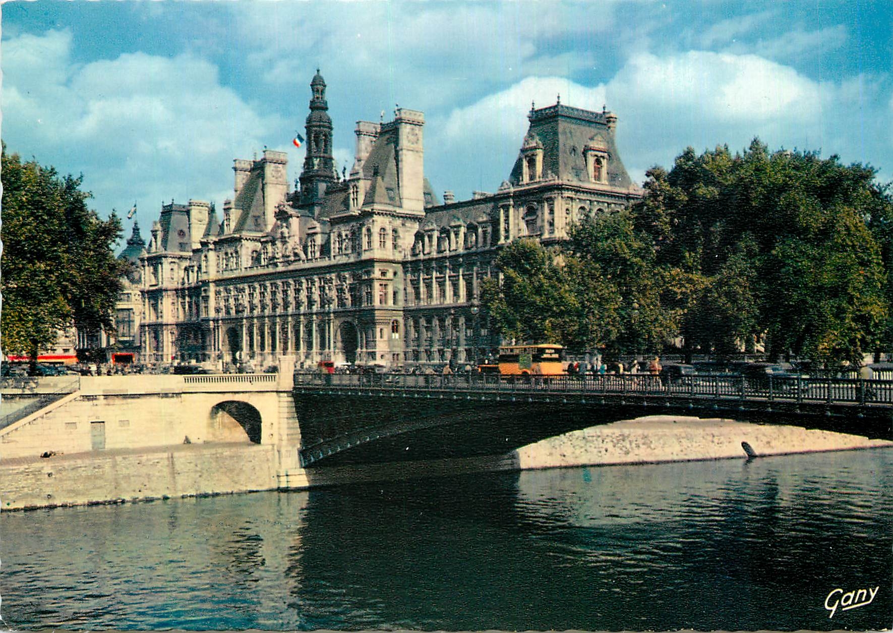 CPM Paris L'Hotel de Ville