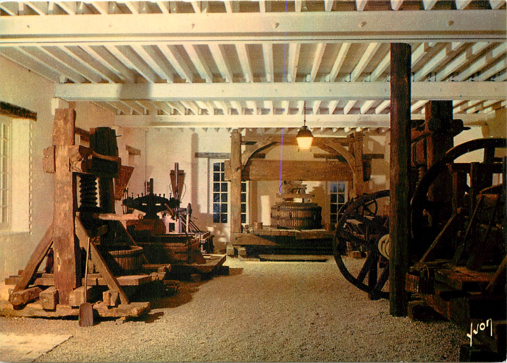 CPM En Champagne Un aspects du Musee des Pressoirs Champagne Mercier Epernay