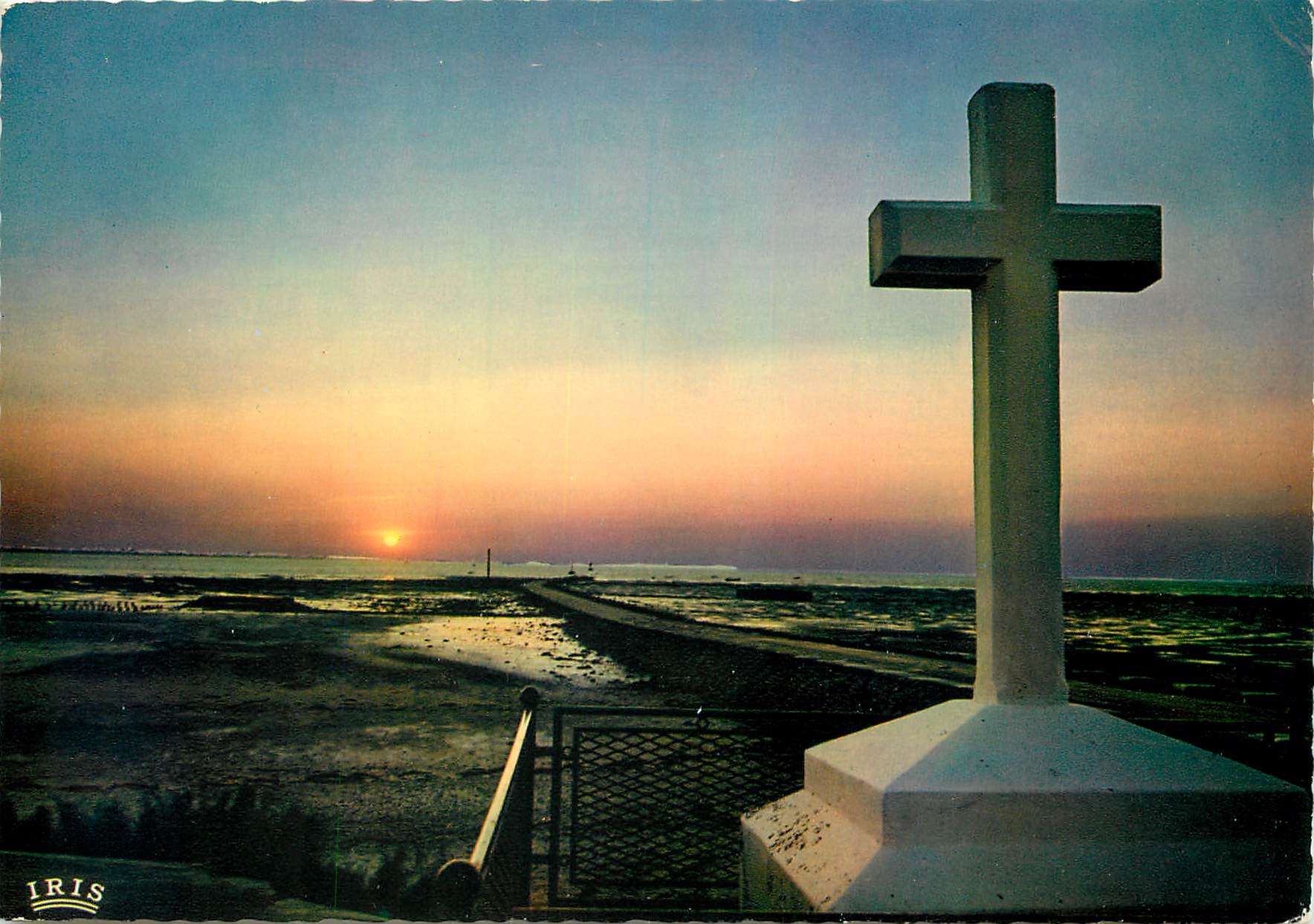 CPM Ile de Noirmoutier Coucher de soleil sur le passage du Gois