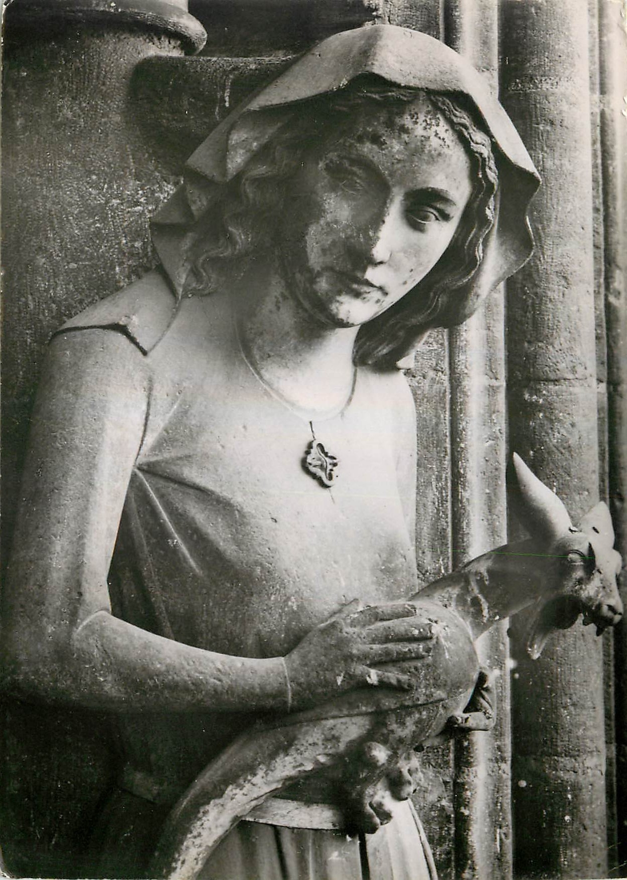 CPM Reims Marne La Cathedrale Notre Dame Statue du Croisillon Nord Eve 