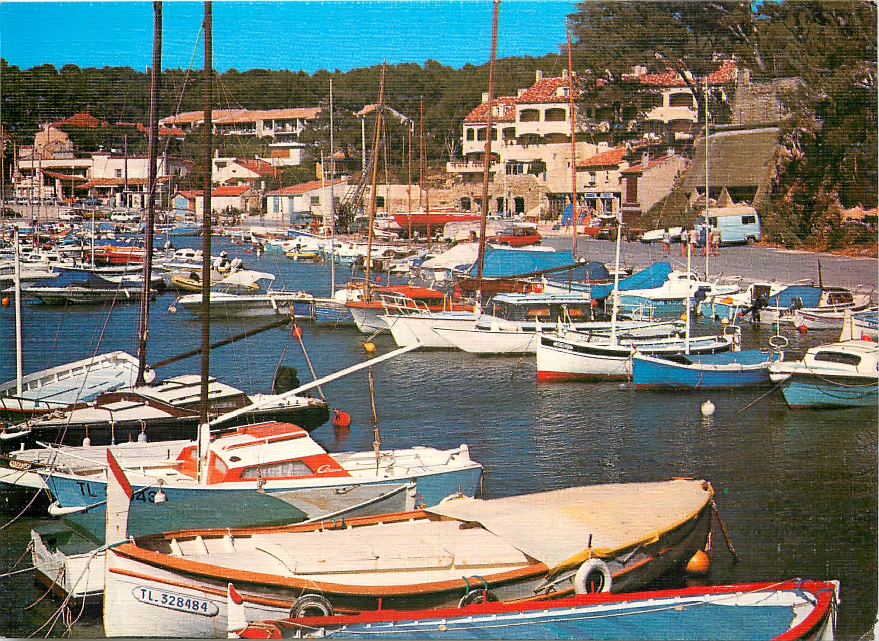 CPM Saint Cyr les Lecques la Madraques vue du port