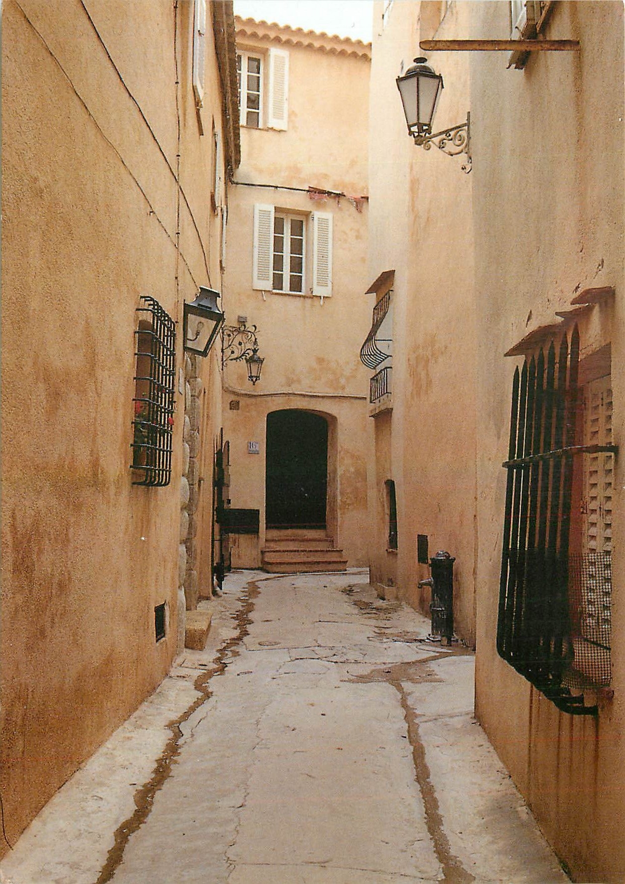 CPM Images de Fracne Saint Tropez (Var) au fil des vieilles ruelles
