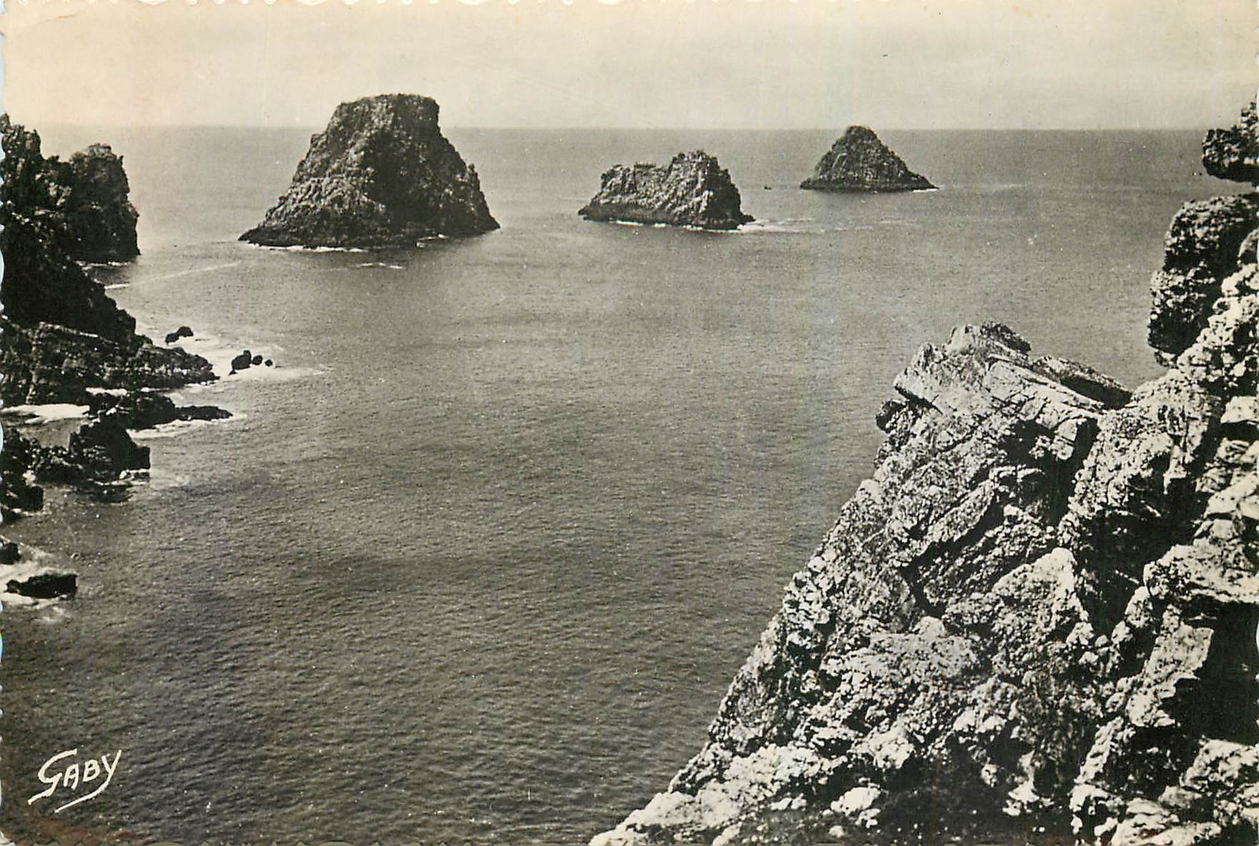 CPM Morgat (Finistere) Les Tas de Pois