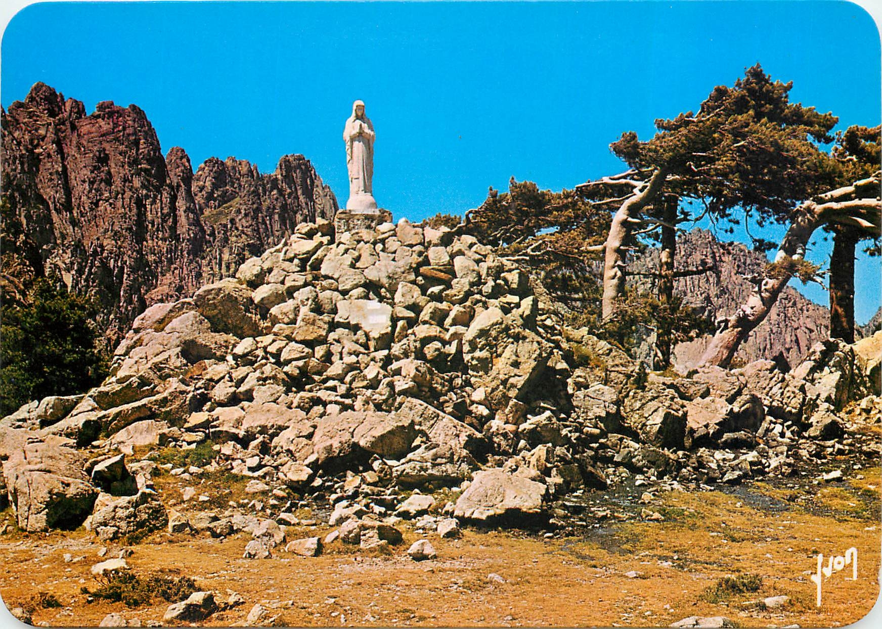 CPM Couleurs et Lumiere de France La Corse Oasis de Beaute Col de Bavella au sommet du Col