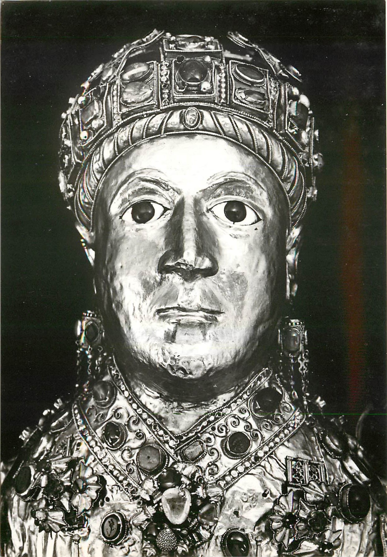 CPM Conques (Aveyron) Basilique Majaste de Sainte Foy (detail)