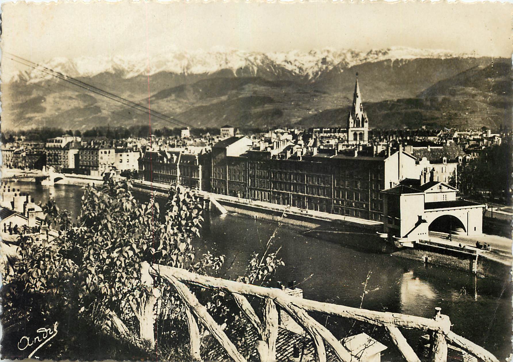 CPM Les Bellles Alpes Francaise Grenoble Vue generale et la Chaine des Alpes
