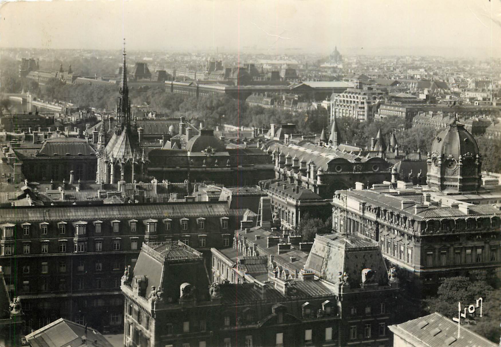 CPM Paris vue panoramique la Prefecture de police le Tribunal de Commerce le palais de Justice et le