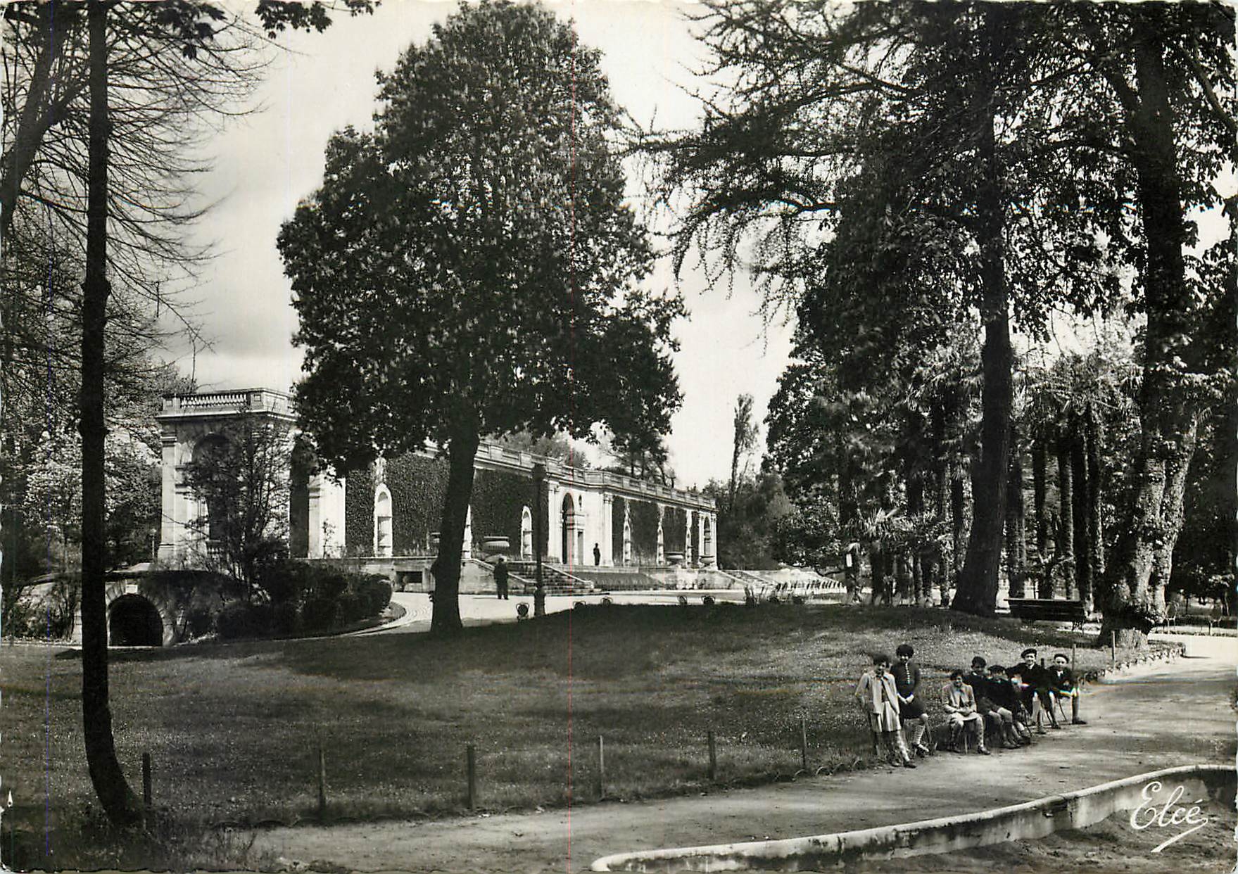 CPM Bordeaux Jardin Public Les nouvelles Terrasses