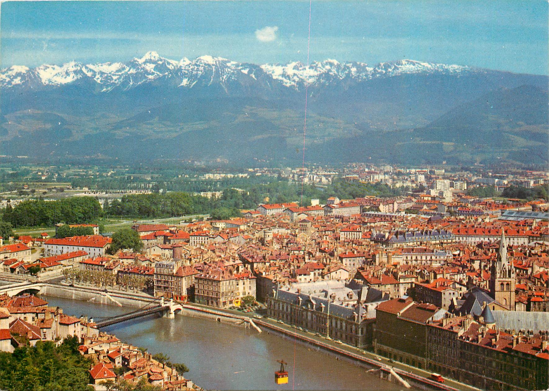 CPM Les Alpes en couleurs naturelles Grenoble vue generale et chaine de belledonne