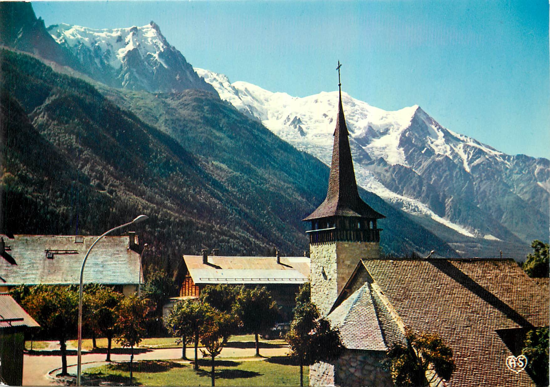 CPM Chamonix Mont Blanc Le Chapelle des Praz de Chamonix et le Massif du Mont Blanc