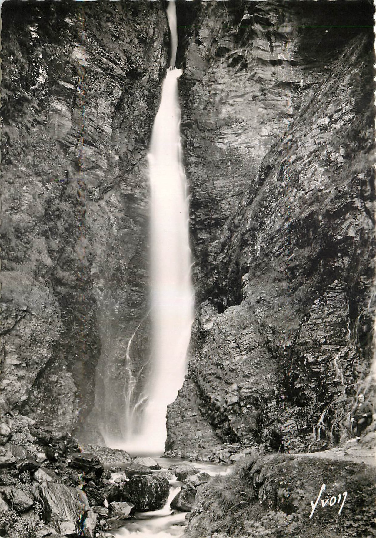 CPM Environs de Luchon (Hte Garonne) Vallee du Lys Cascade d'Enfer
