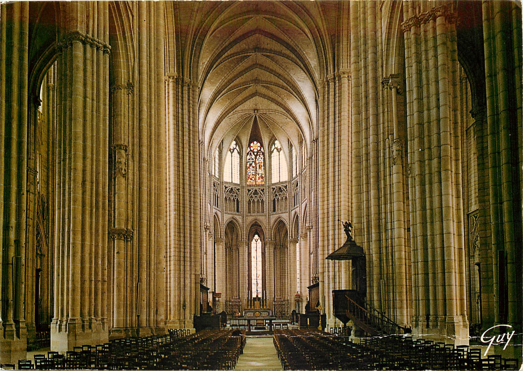 CPM Meaux (Seine et Marne) Interieur de la Cathedrale Saint Etienne la nef centrale et le choeur (du