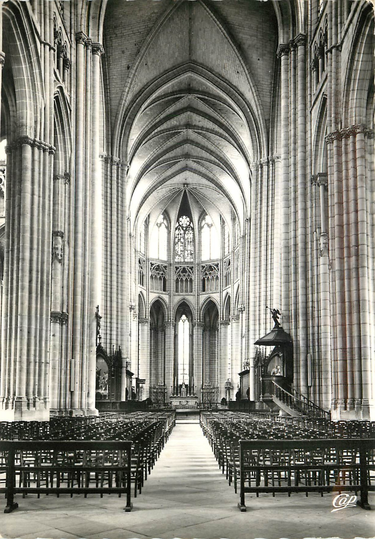CPM Meaux la cathedrale