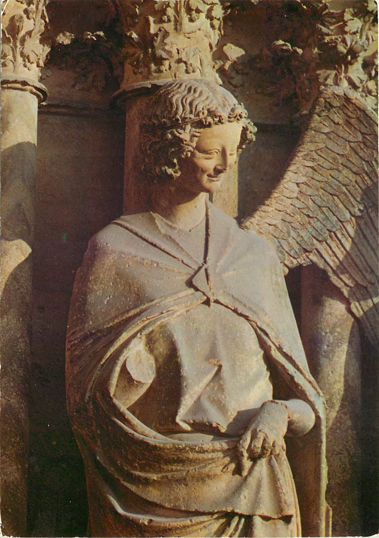 CPM Cathedrale de Reims Facade ouest portrait central l'ange Gabriel