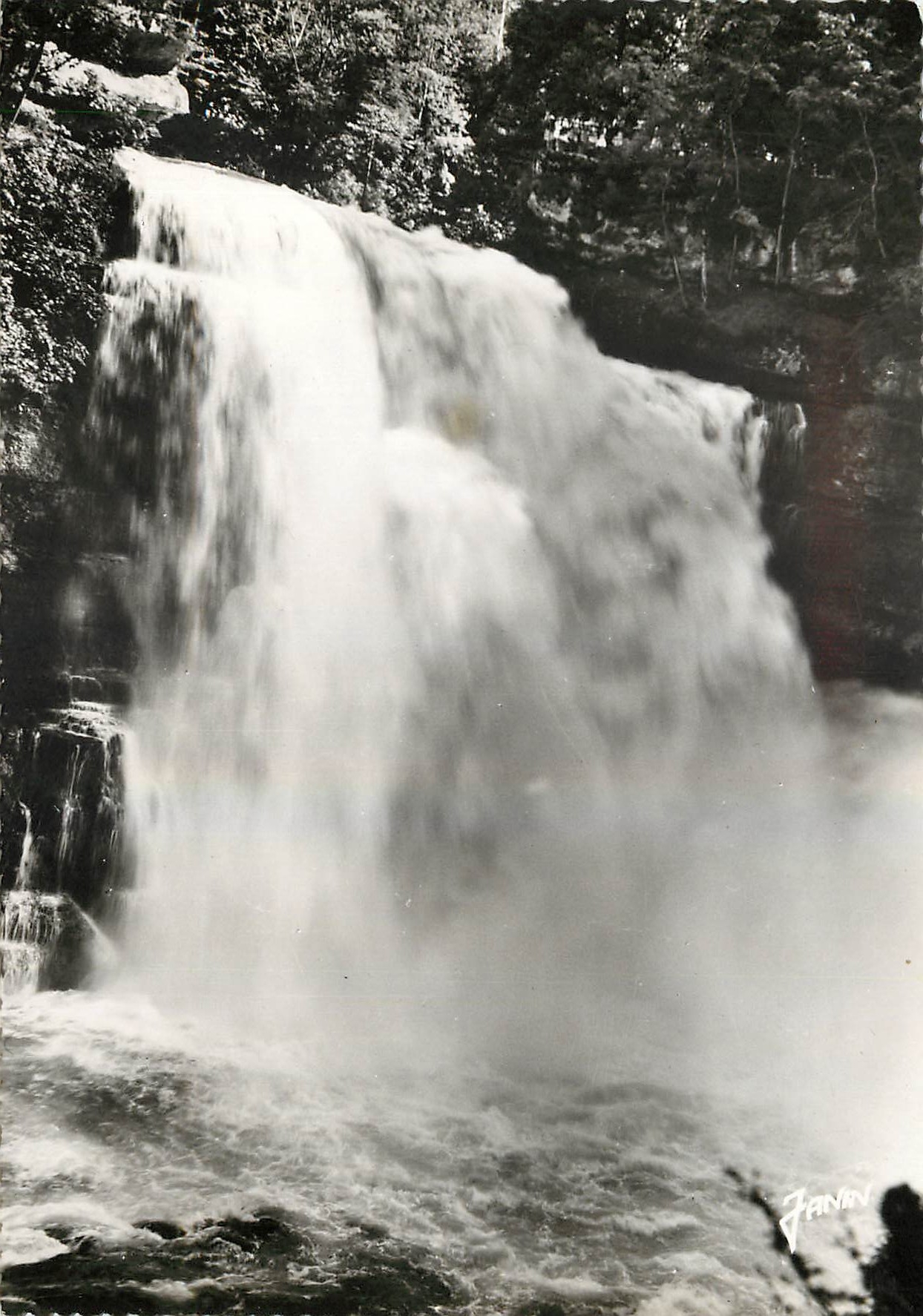 CPM Frontiere Franco Suisse Villers le Lac le Saut du Doubs Haut 27 m