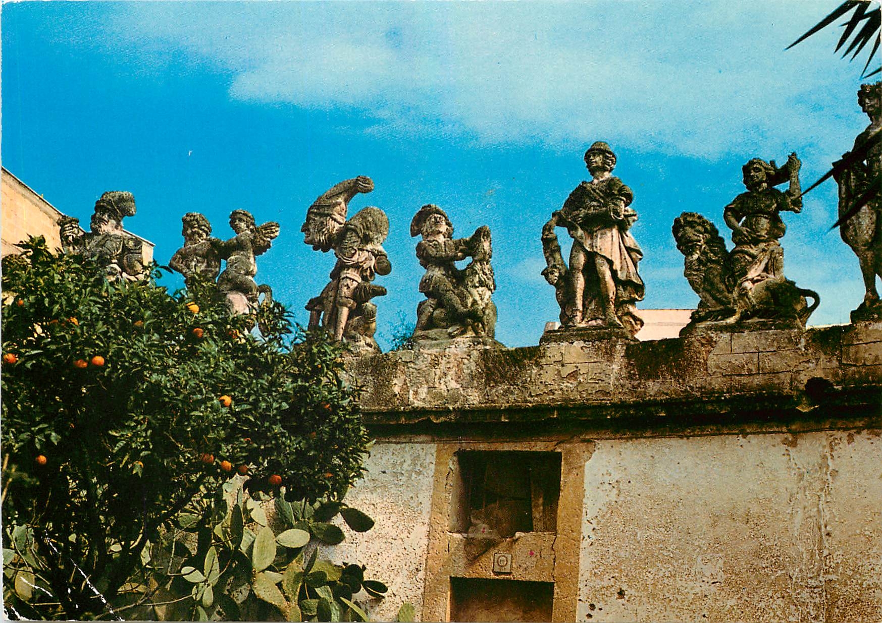 CPM Bagheria (Palermo) Villa Palagonia un groupe de moutres