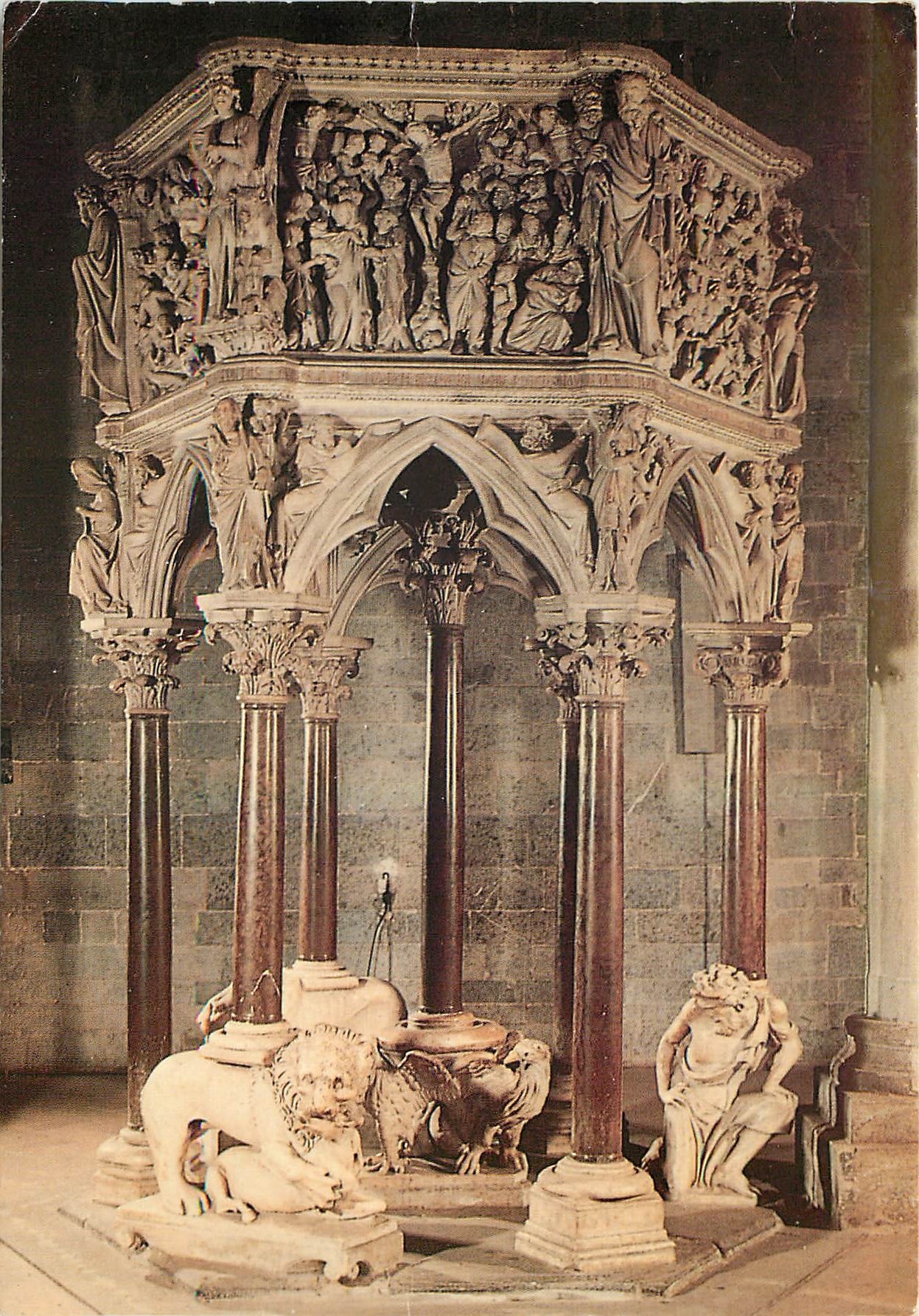 CPM Pistoia Eglise de St Andre Chaire de Giovanni Pisano