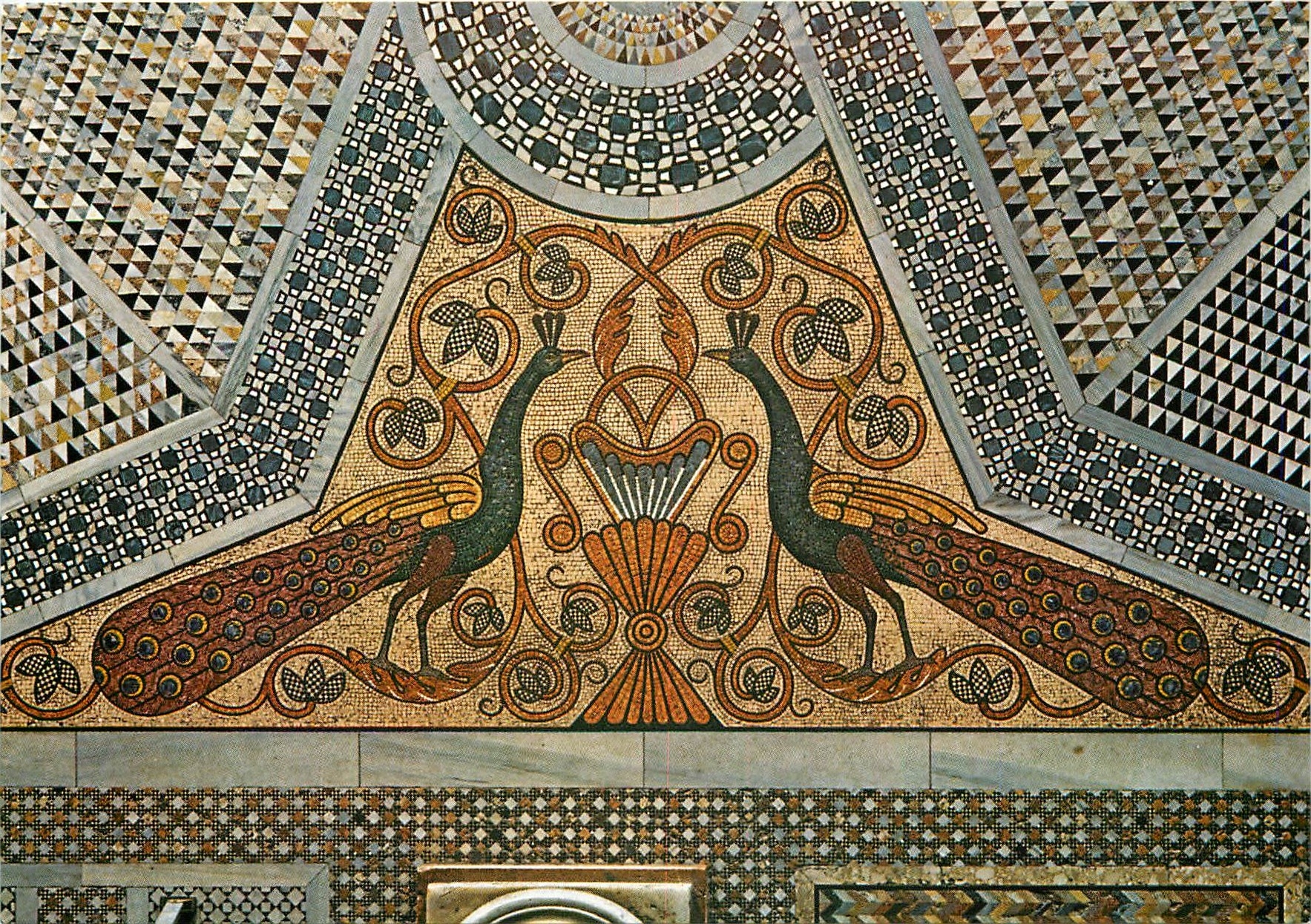 CPM Venezia Basilica di S Marco carreau interieur Paons detail XIIIs