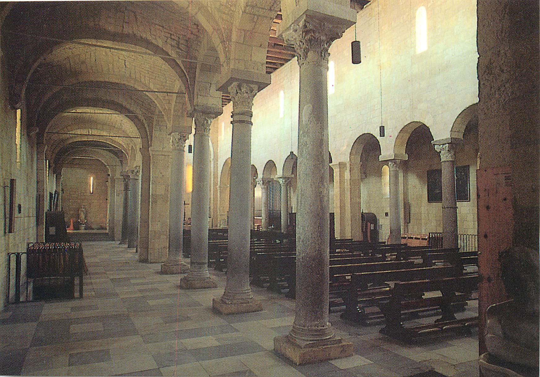 CPM Porto Torres Basilica di S Gavino Interno a tre navate