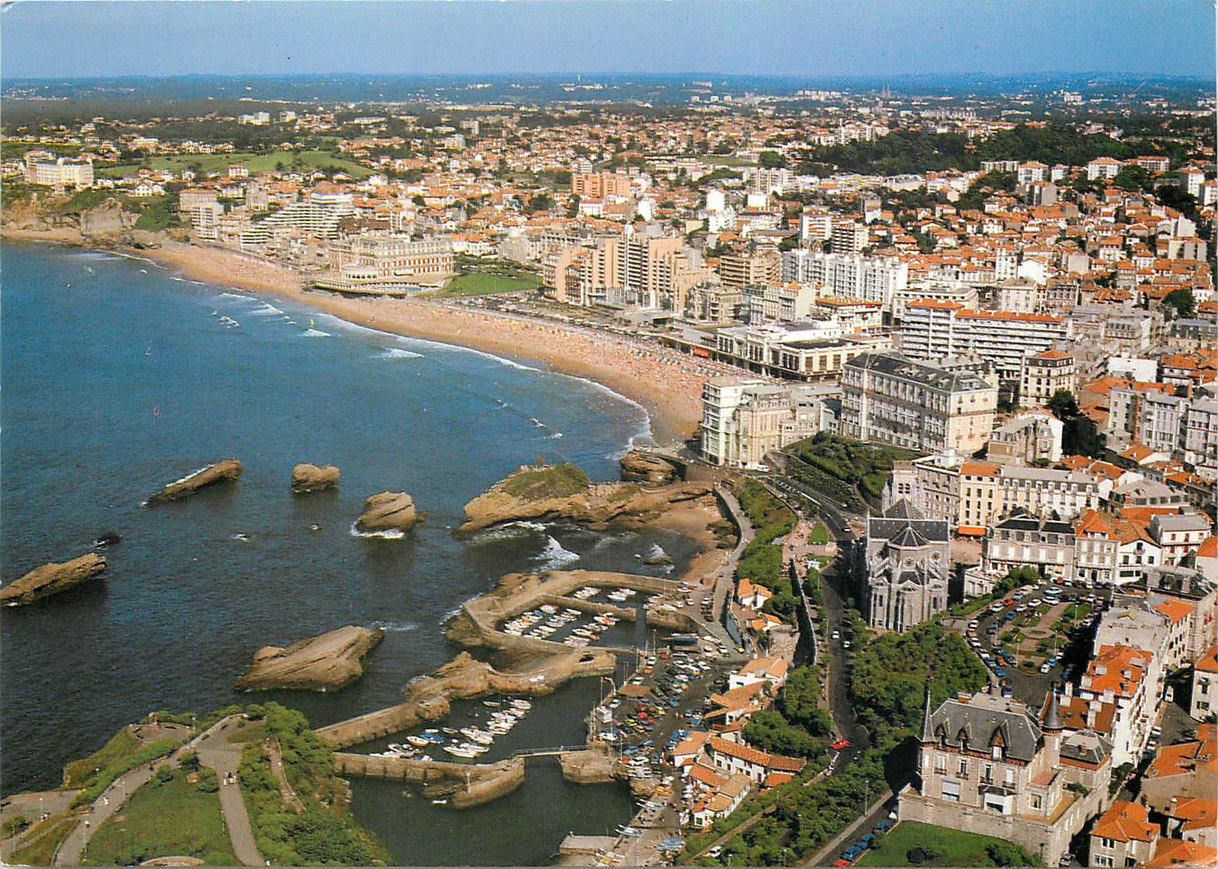 CPM Biarritz Le port des pecheurs et la grande plage 