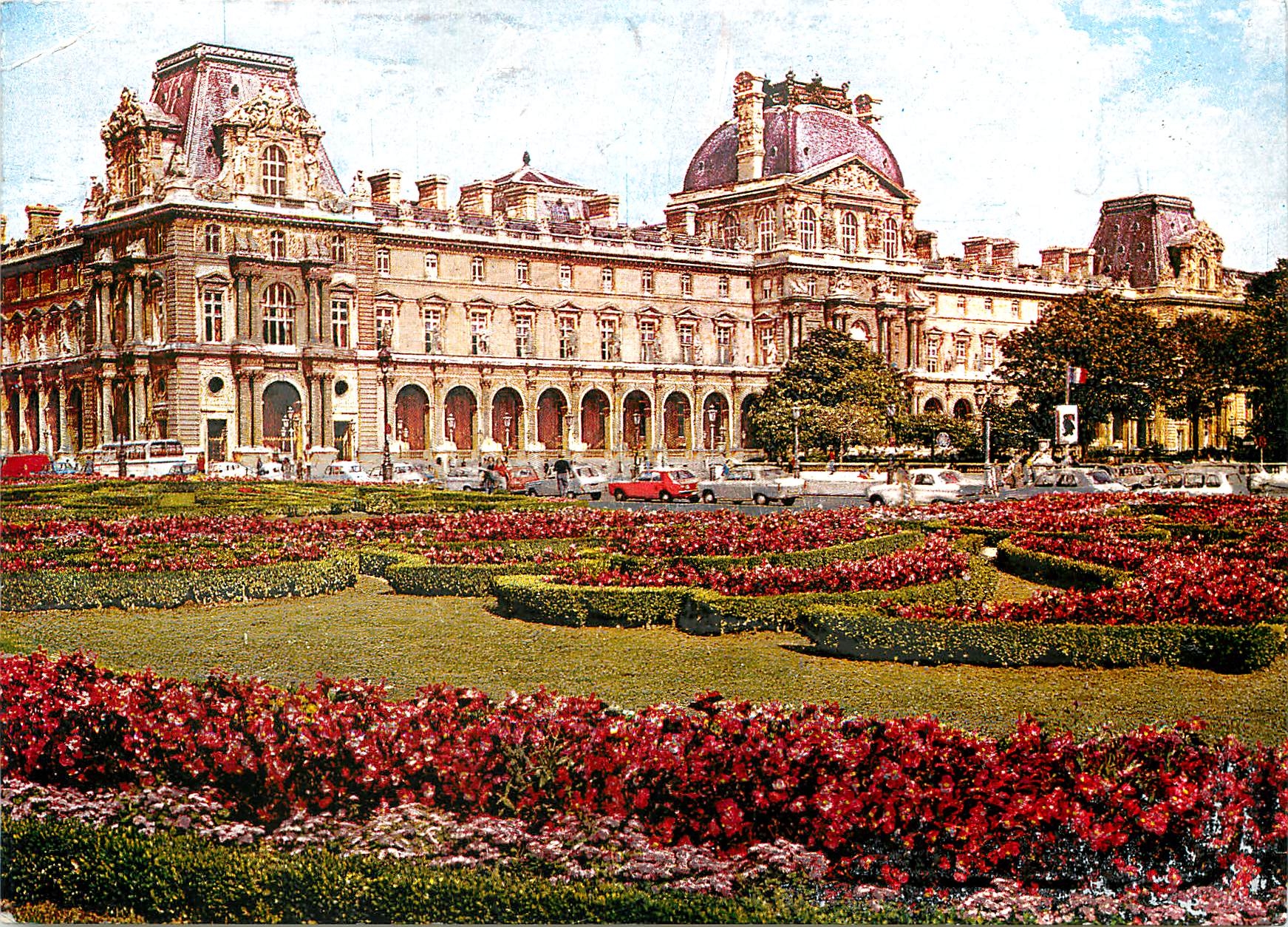 CPM Paris Les jardins du Louvre 