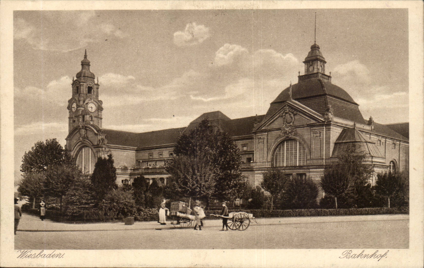 Bahnhof -CPA- Wiesbaden