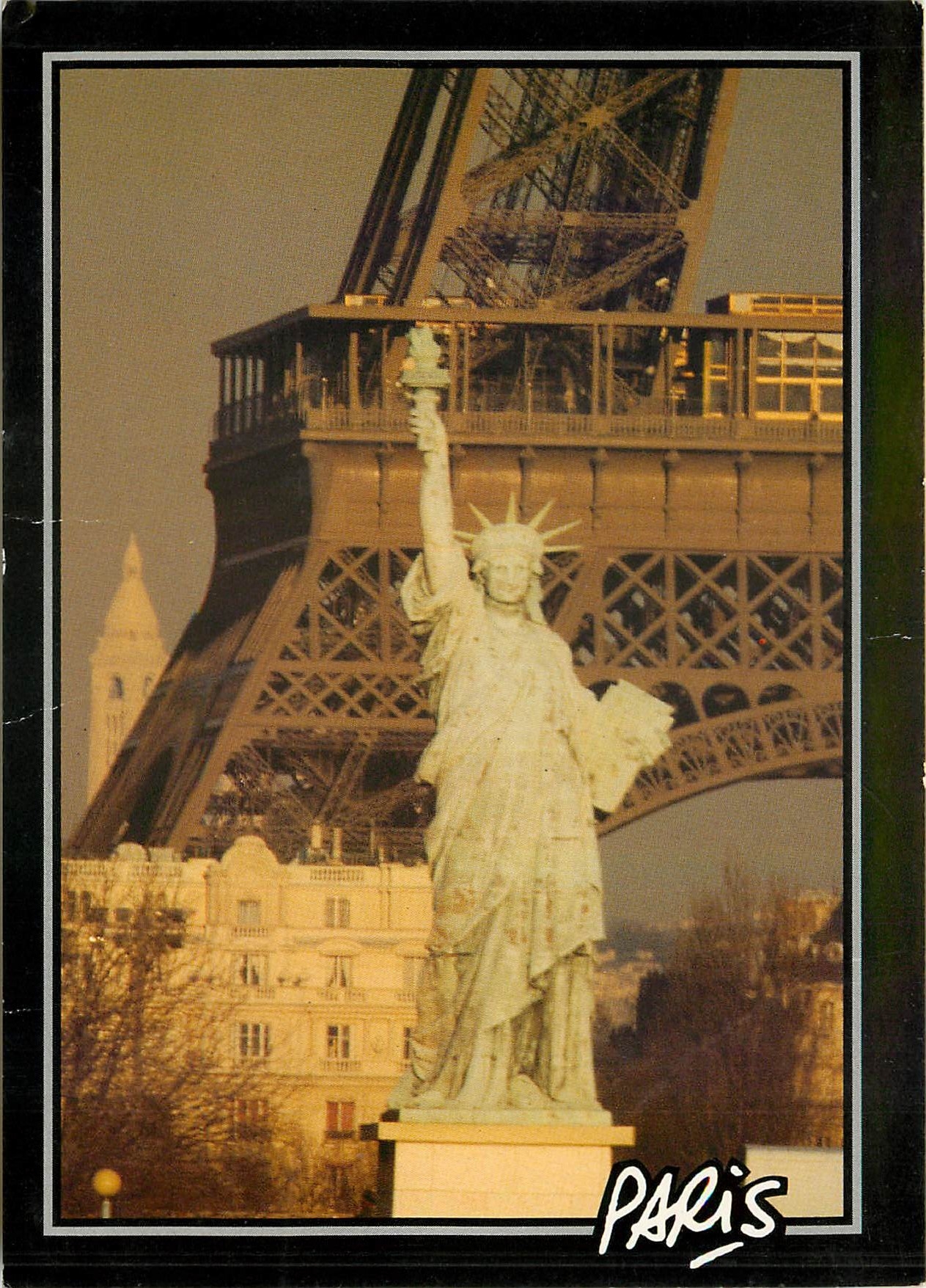 CPM Tour Eiffel Statue de la Liberte 